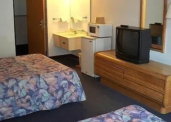 Economy Inn Wentzville hotel thumbnail 6