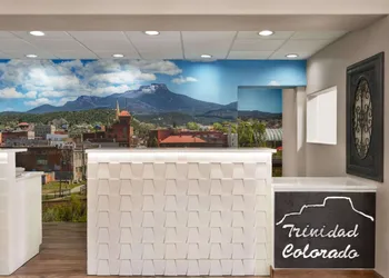 La Quinta Inn & Suites by Wyndham Trinidad hotel thumbnail 7