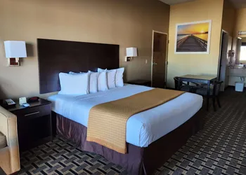 Days Inn by Wyndham Baytown East hotel thumbnail 8