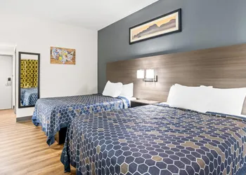 Econo Lodge Jesup hotel thumbnail 8