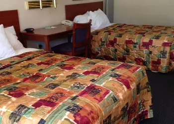 Knights Inn Elizabethtown hotel thumbnail 4