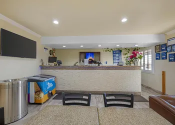 Best Western Santa Rosa Inn hotel thumbnail 2