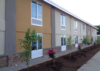 Plymouth Bay Inn and Suites hotel thumbnail 2