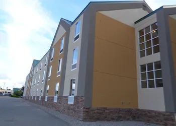 Plymouth Bay Inn and Suites hotel thumbnail 3