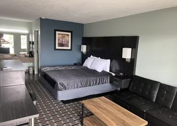 Executive Inn hotel thumbnail 2