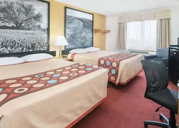Super 8 by Wyndham Grapevine/DFW Airport Northwest hotel thumbnail 6