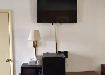 Best Budget Inn hotel thumbnail 6
