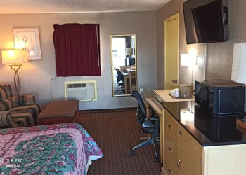 Best Budget Inn hotel thumbnail 8