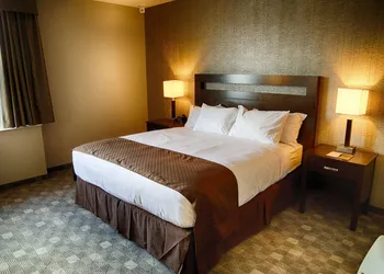 Doubletree By Hilton Lawrenceburg hotel thumbnail 6