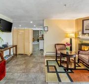 Econo Lodge Inn & Suites hotel detail image 3