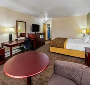 Econo Lodge Inn & Suites hotel detail image 4