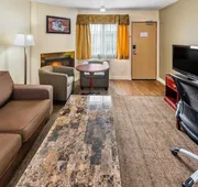 Econo Lodge Inn & Suites hotel detail image 5