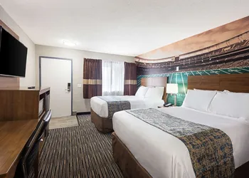 Clarion Pointe East Lansing University Area hotel thumbnail 6