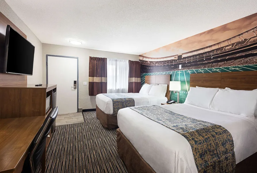 Clarion Pointe East Lansing University Area hotel detail image 6
