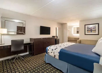 Rodeway Inn Greenwood hotel thumbnail 8