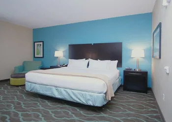 Holiday Inn Express & Suites Cuero by IHG hotel thumbnail 4