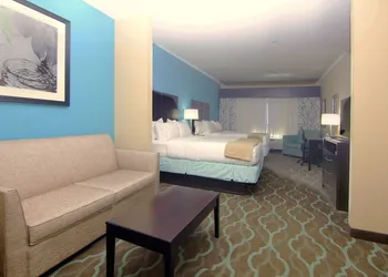 Holiday Inn Express & Suites Cuero by IHG hotel thumbnail 5