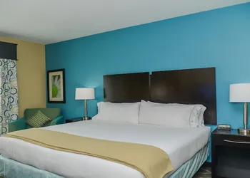 Holiday Inn Express & Suites Cuero by IHG hotel thumbnail 7