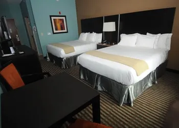 Holiday Inn Express Somerset by IHG hotel thumbnail 5