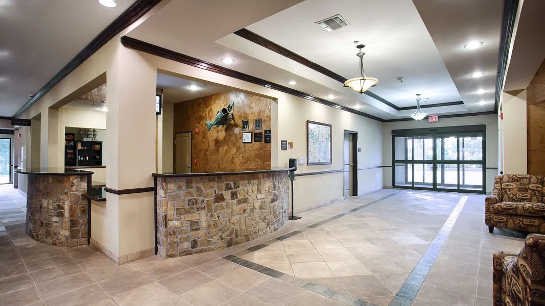 Best Western Plus Emory At Lake Fork Inn & Suites hotel detail image 2
