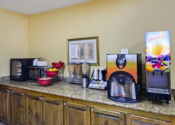 Americas Best Value Inn Wiggins hotel thumbnail 2