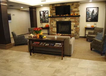 Days Inn & Suites by Wyndham Lindsay hotel thumbnail 2