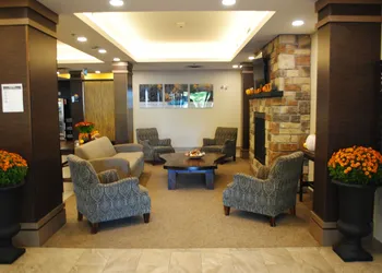 Days Inn & Suites by Wyndham Lindsay hotel thumbnail 4