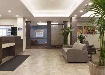 Days Inn & Suites by Wyndham Lindsay hotel thumbnail 6