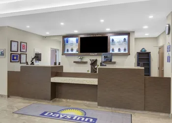 Days Inn & Suites by Wyndham Lindsay hotel thumbnail 8