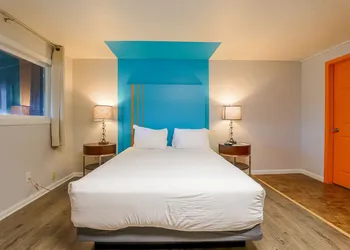 Coast River Inn by OYO Seaside hotel thumbnail 8