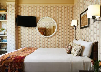 Petite Auberge hotel thumbnail 8