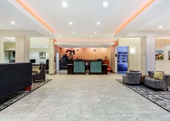 La Quinta Inn & Suites by Wyndham Andrews hotel thumbnail 2