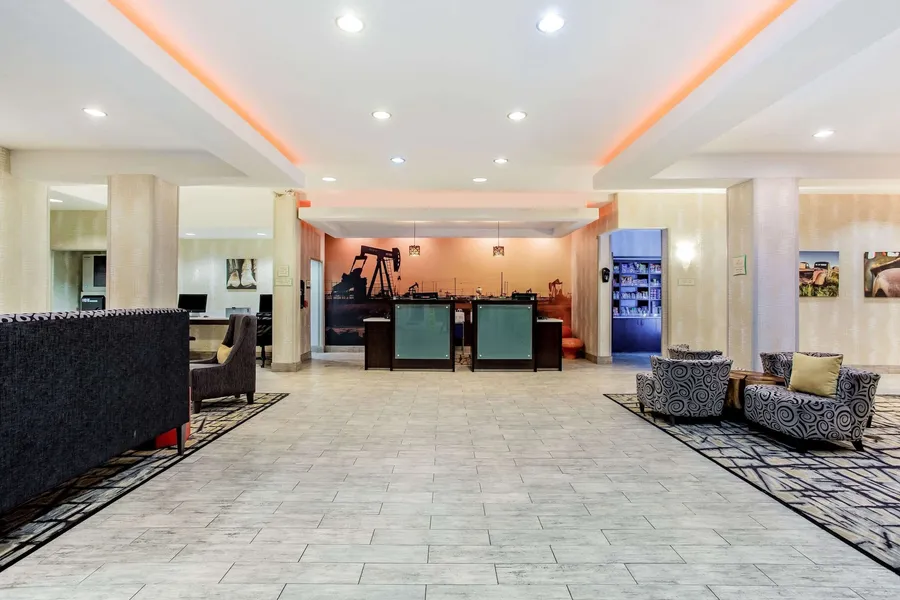 La Quinta Inn & Suites by Wyndham Andrews hotel detail image 2