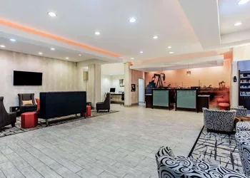 La Quinta Inn & Suites by Wyndham Andrews hotel thumbnail 3
