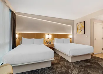 Clarion Lakeside Inn & Conference Centre hotel thumbnail 6
