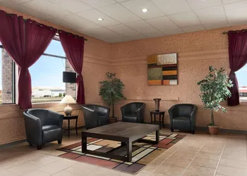 Travelodge by Wyndham Swift Current hotel thumbnail 2