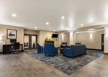 Comfort Inn Yankton SD hotel thumbnail 4