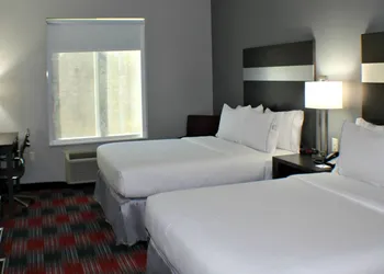 Holiday Inn Express & Suites Bonham by IHG hotel thumbnail 7