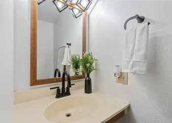 Custom Stay Thief River Falls hotel thumbnail 6