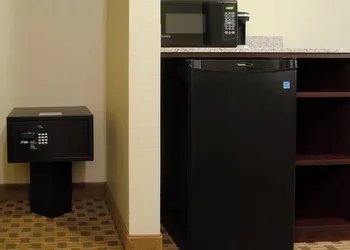 Cobblestone Inn & Suites - Cambridge hotel thumbnail 6