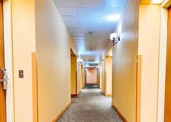 The Best Inn & Suites hotel thumbnail 2