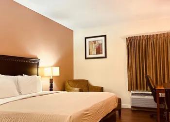 The Best Inn & Suites hotel thumbnail 5