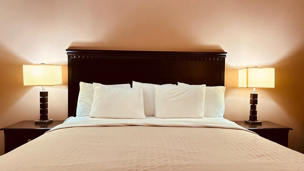 The Best Inn & Suites hotel detail image 6