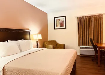 The Best Inn & Suites hotel thumbnail 7