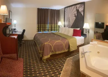 Super 8 by Wyndham Chisago City hotel thumbnail 7