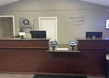 Quality Inn Ontario hotel thumbnail 2