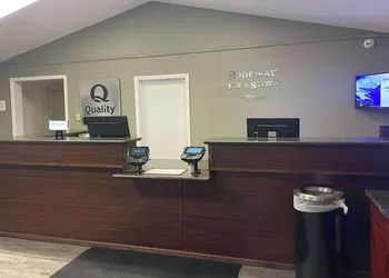 Quality Inn Ontario hotel thumbnail 4