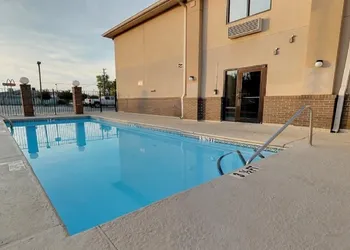 Econo Lodge hotel thumbnail 8