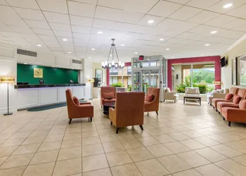 Quality Inn Roanoke Airport hotel thumbnail 2