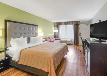 Quality Inn Roanoke Airport hotel thumbnail 6